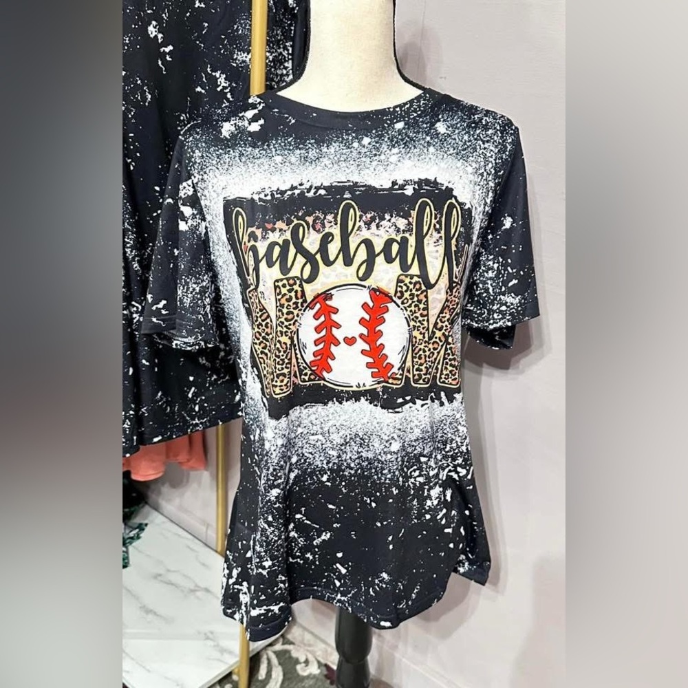 SALE✨NEW✨Baseball Mom Fabulous Shirt!